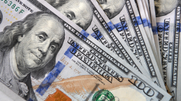 Курс доллара опустился почти до 74 рублей на внебиржевом рынке