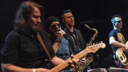 Группа из Владимира «Рекорд оркестр» исполнила песню «После войны» в рамках трибьюта «Любэ»