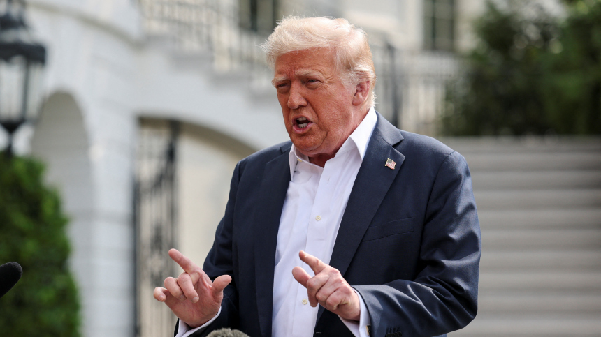 «Свобода» слова: немецкий комик предстанет перед судом за шутки про Трампа