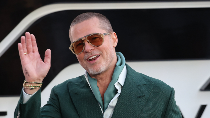 Голливудский актер Брэд Питт пытается наладить контакт с детьми