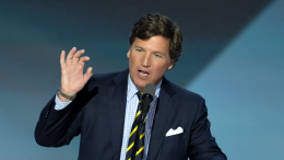 Такер Карлсон потребовал лишать гражданства США за участие в конфликте на Украине