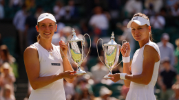 Теннисистки Кудерметова и Мертенс завоевали чемпионский титул на Уимблдоне