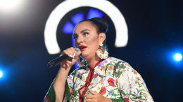 «Такое в первый раз»: Ваенга отменила летние концерты из-за проблем со здоровьем