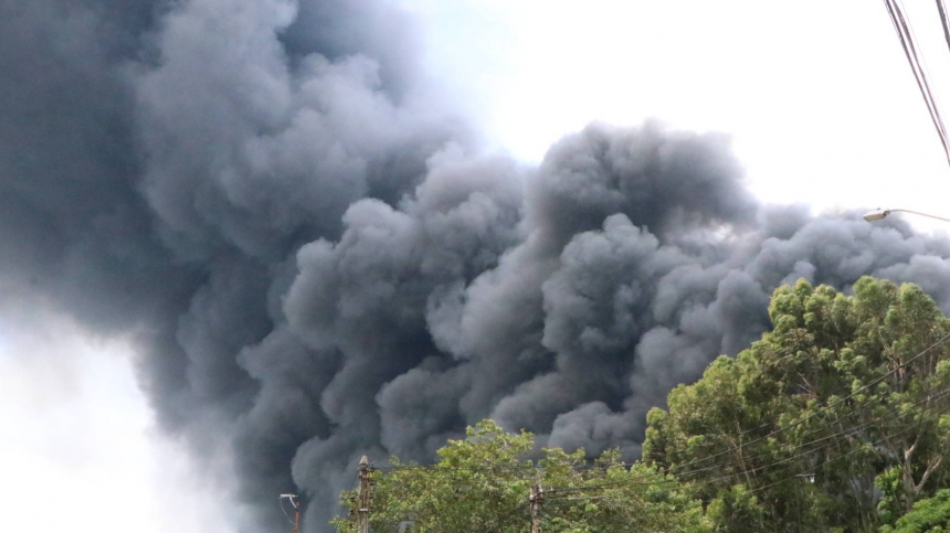 В Великобритании самолет Beechcraft Super King Air упал сразу после взлета