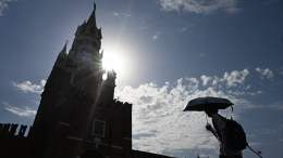 Асфальт плавится: центральные регионы РФ остаются во власти жары