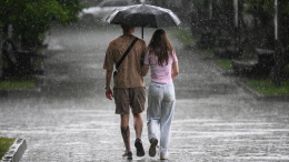 Москва прощается с жарой: жителей столицы предупредили о ливнях и грозах