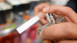 Летний кошмар: почему любимый парфюм начинает вонять потом