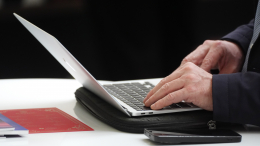 Глава Astronomer покинул должность после скандала на концерте Coldplay