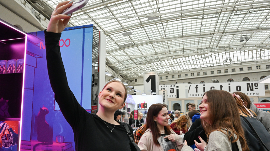 Юные таланты: 600 ребят прошли творческую смену в лагере «Молодежь Москвы»