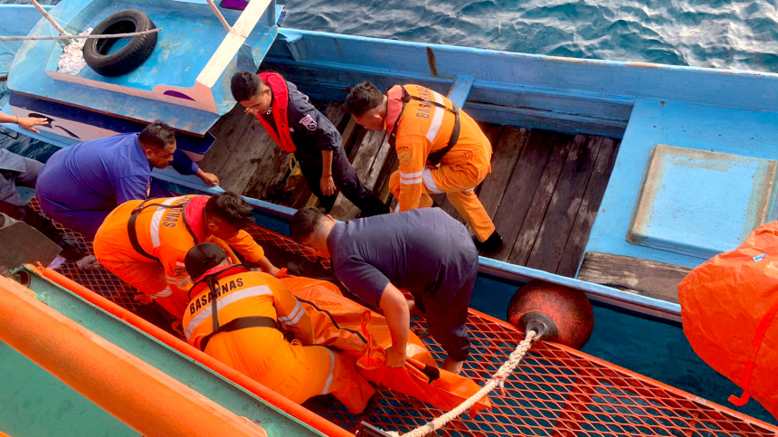 Пожар на судне у берегов Индонезии привел к гибели трех человек