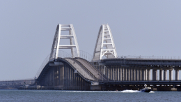 РСТ рекомендовал россиянам искать обходные пути в Крым из-за пробки у моста