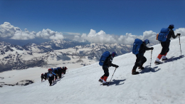 «Страхи — в голове»: как участники проекта «Время сильных» покорили Эльбрус на протезах