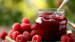 Свежий вкус и вид: как избавить заготовки на зиму от плесени