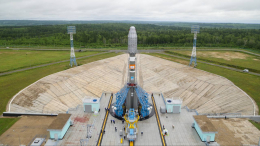 Ракету со спутниками «Ионосфера-М» установили на космодроме Восточный