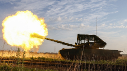 Т-80БВМ разгромил опорный пункт ВСУ. Лучшее видео из зоны СВО