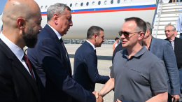 Мединский прибыл на переговоры в Стамбуле в футболке «Putin Team»