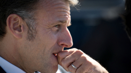 Макрон подал в суд на журналистку из США из-за слухов о поле первой леди