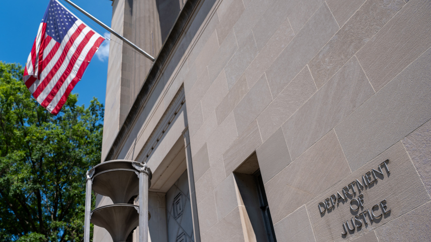 Суд отказал минюсту США в публикации материалов по делу Эпштейна