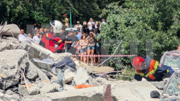 «Произошло на глазах»: очевидица об обрушении многоэтажки в Саратове