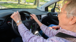 МВД отказалось от ограничений для водителей старше 60 лет