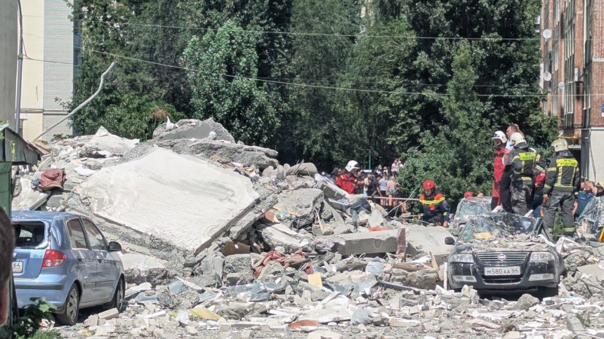 Четыре человека пропали без вести после обрушения дома в Саратове