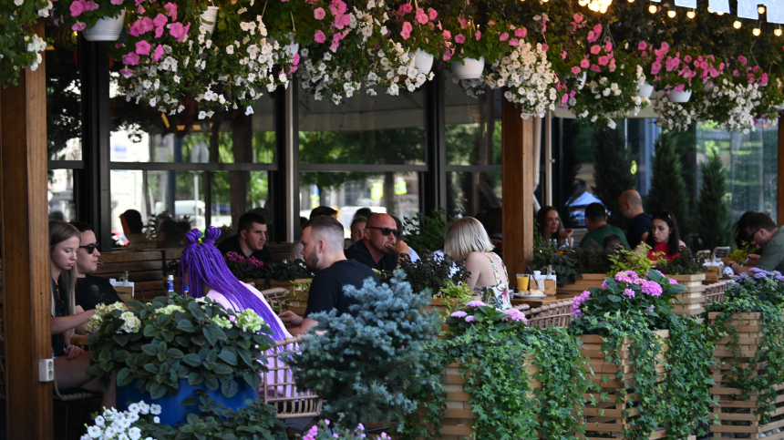 Собянин: Москва задает высокие стандарты в сфере торговли и общественного питания