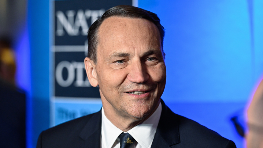 Сикорский потребовал, чтобы Зеленский не прекращал борьбу с коррупцией