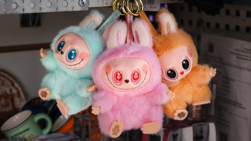 Россияне заказывают лабубу из-за рубежа чаще, чем айфоны