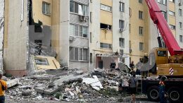 Сотрудники МЧС разобрали более 60% завалов после взрыва газа в доме в Саратове