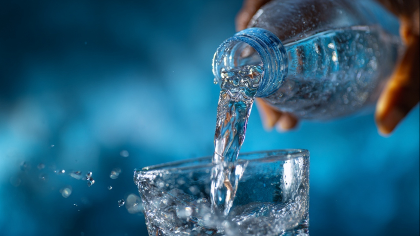 Еврокомиссия разрешила провозить до двух литров жидкости в ручной клади