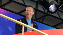 Изменивший жене гендиректор IT-компании может подать в суд на вокалиста Coldplay