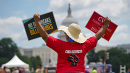 Больше половины недовольны: американцы критикуют налоговый закон Трампа