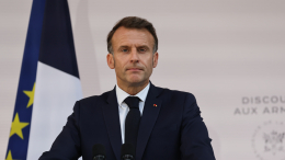 «Мы продолжим усиливать давление»: Макрон о планах в отношении России