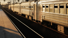 Ребенок погиб под колесами электрички в Подмосковье