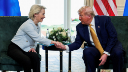 Фон дер Ляйен пообещала заменить российский газ американским СПГ