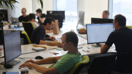 Модный провал в офисе: Лисовец рассказал, в какой летней одежде не стоит ходить на работу