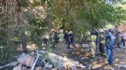 Минуты тишины: что происходит на месте обрушения части многоэтажки в Астрахани