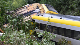 Более 40 человек пострадали при крушении поезда в Германии