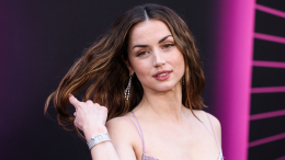 Нарвалась на хейт: Ана де Армас лайкнула издевательский пост о бывшей Тома Круза