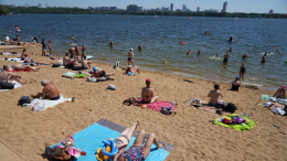 Место на больничной койке обеспечено: какую еду нельзя брать на пляж