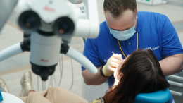 Не только кариес: что может стать причиной выпадения зубов