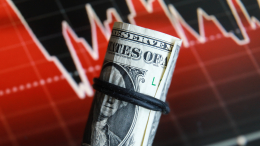 ЦБ установил курс доллара выше 82 рублей