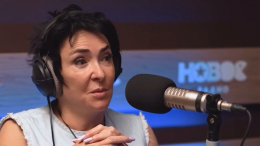 Лолите Милявской поклонники оставляли похабные надписи в подъезде