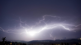 В США отметили новый рекорд длины молнии