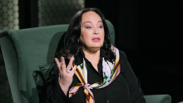 «Безбожно фотошоплю»: Гузееву не устраивает собственная внешность