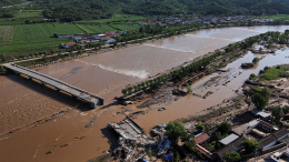 Число погибших из-за мощных ливней в Пекине возросло до 44