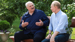 Лукашенко: Украина должна проситься за стол переговоров с Россией