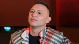 «Это ведет нас к деградации»: Рома Зверь про использование ИИ в музыке