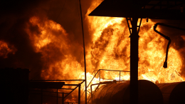 На нефтебазе в Сочи из-за атаки беспилотника загорелся резервуар с топливом