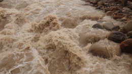 В Краснодарском крае из-за сильных ливней обрушился мост